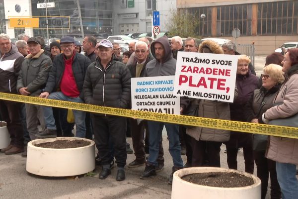 Tražimo plate a ne milostinju protest Krivaja